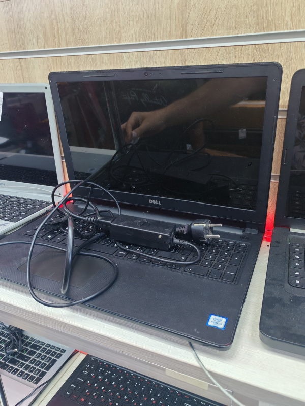 Ноутбук Dell i3