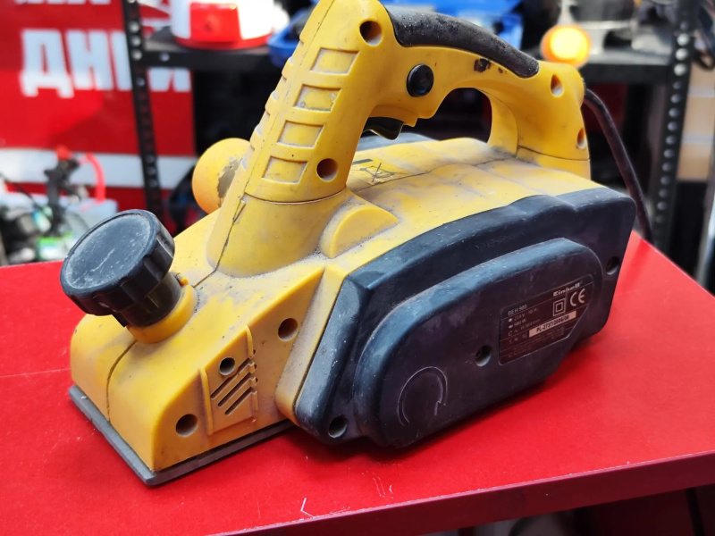 Электрорубанок Einhell beh900