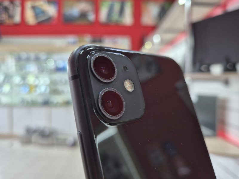 Мобильный телефон Apple iPhone 11